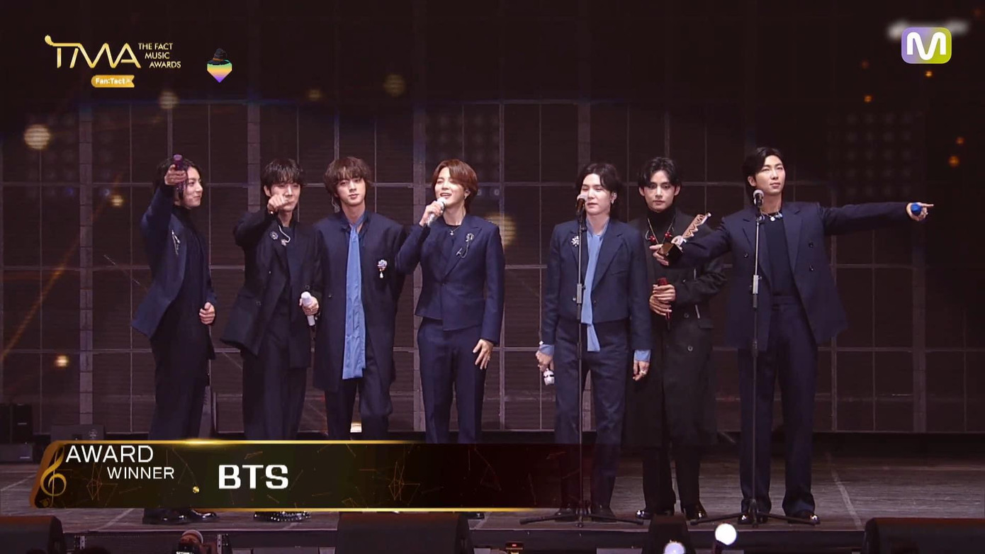 Ngày 8/10, lễ trao giải The Fact Music Awards 2022 được tổ chức tại Olympic Park KSPO DOME ở Jamsil-dong, Songpa-gu, Seoul quy tụ nhiều nhóm nhạc thần tượng nổi tiếng như BTS, Stray Kids, IVE, New Jeans, ITZY…