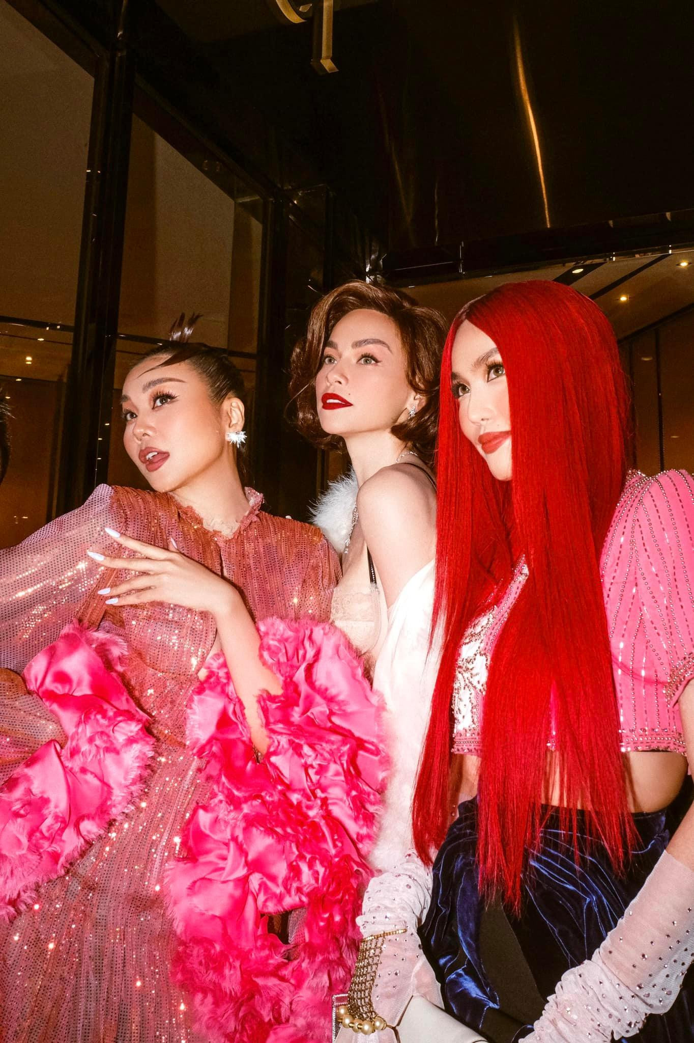 Hà Hồ, Thanh Hằng, Lan Khuê đọ sắc.