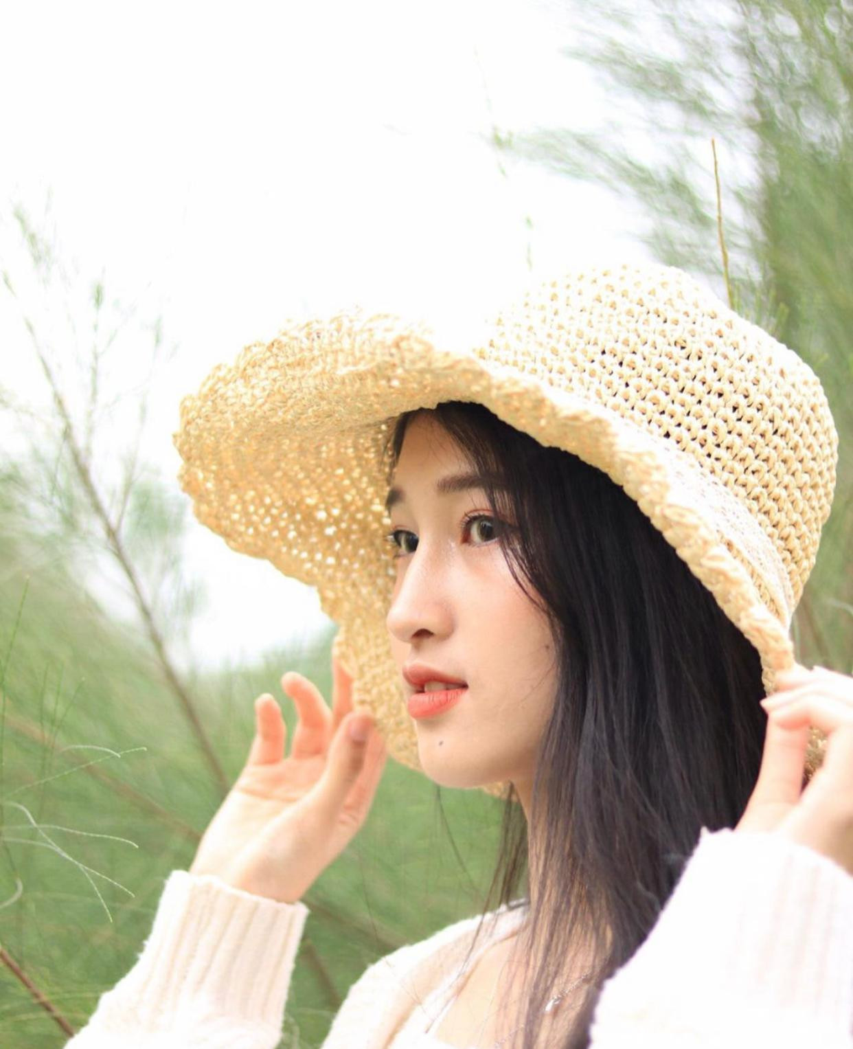 Người đẹp xứ Thanh rất năng nổ tham gia các hoạt động xã hội, dự án cộng đồng. Cô từng là thành viên của các dự án xã hội như Dự án Khuyến học Đom Đóm, Talkshow TEDx, thành viên ban Truyền thông-Kỹ thuật của CLB Tổ chức Sự kiện trường Đại học Luật Hà Nội…