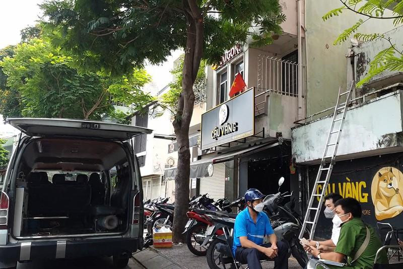 Công an có mặt khám nghiệm hiện trường, điều tra vụ việc. Ảnh: NT Công an có mặt khám nghiệm hiện trường, điều tra vụ việc. Ảnh: NT