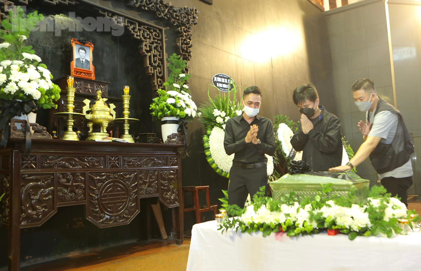 Đồng nghiệp thân thiết của Ngọc Châu – Nhạc sĩ Đỗ Bảo bật khóc chào tạm biệt người bạn tri kỷ.