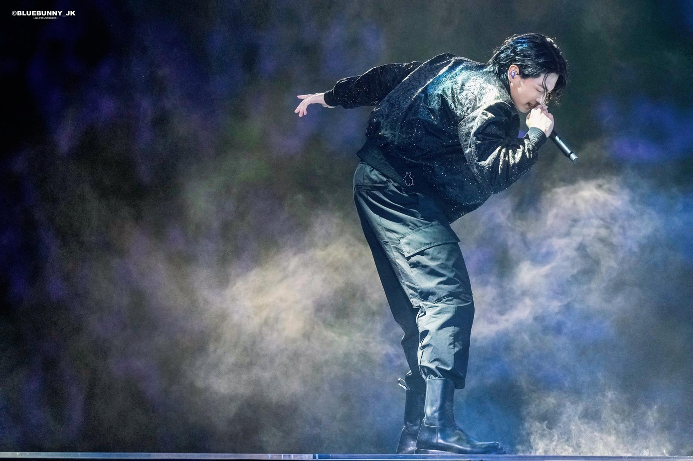 Sân khấu Dreamers của Jung Kook khiến truyền thông thế giới chú ý. Ảnh: Twitter.