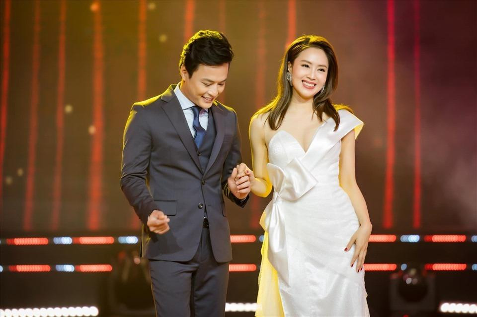 Hồng Diễm sinh năm 1983, hơn Hồng Đăng một tuổi.