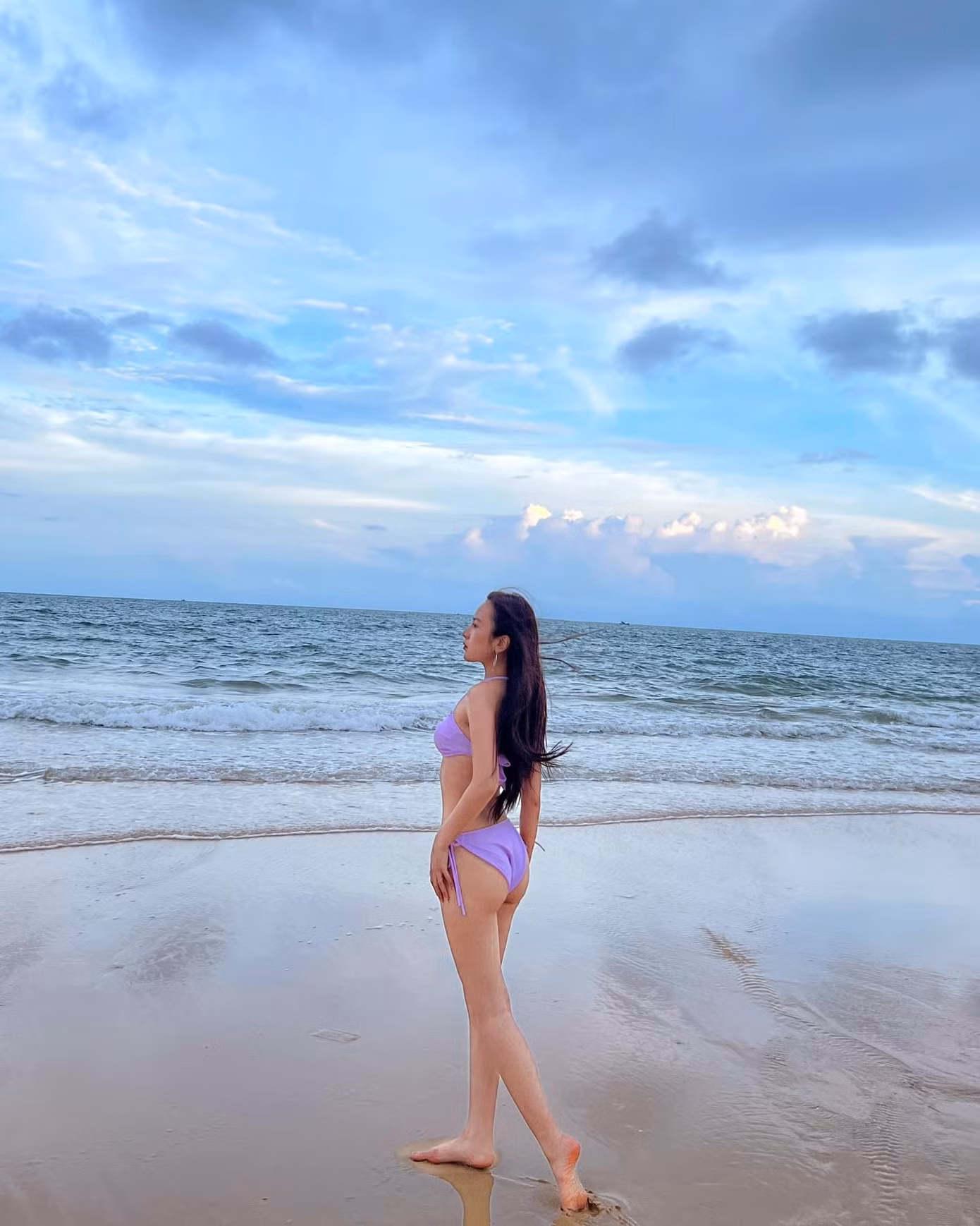 Cô chủ yếu hoạt động trong TP HCM, tham gia nhiều chương trình giải trí, mới đây là Tỏ tình hoàn mỹ.
