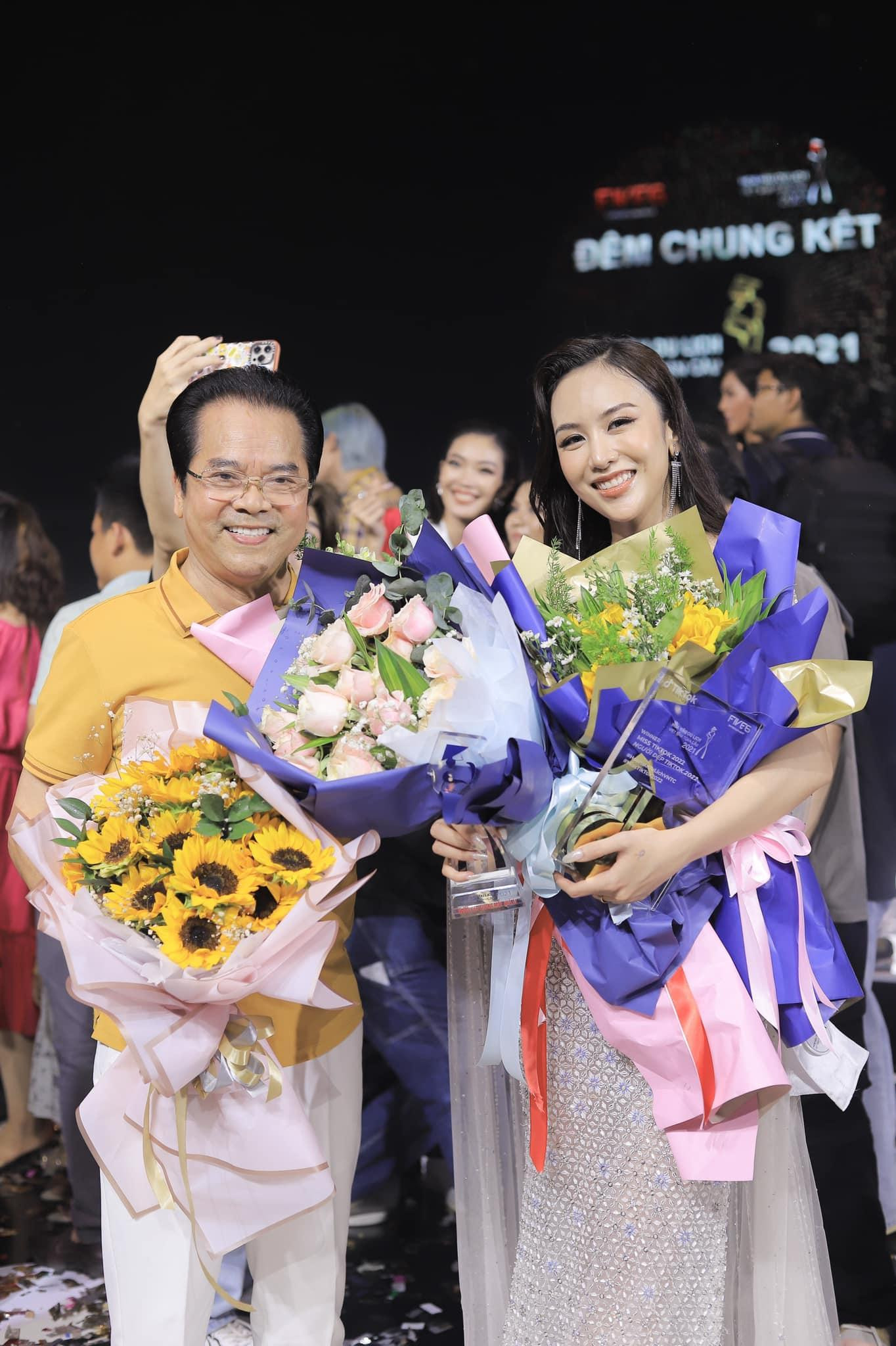 NSND Trần Nhượng và con gái út Anh Phương NSND Trần Nhượng và con gái út Anh Phương