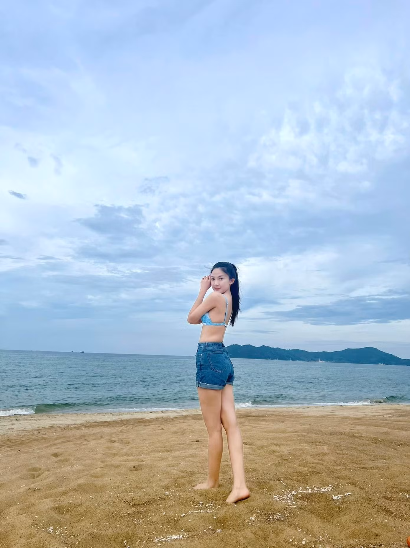 Lương Thanh là cái tên quen thuộc với khán giả truyền hình qua nhiều bộ phim như Cả một đời ân oán, Những cô gái trong thành phố,…và mới nhất là 11 tháng 5 ngày.