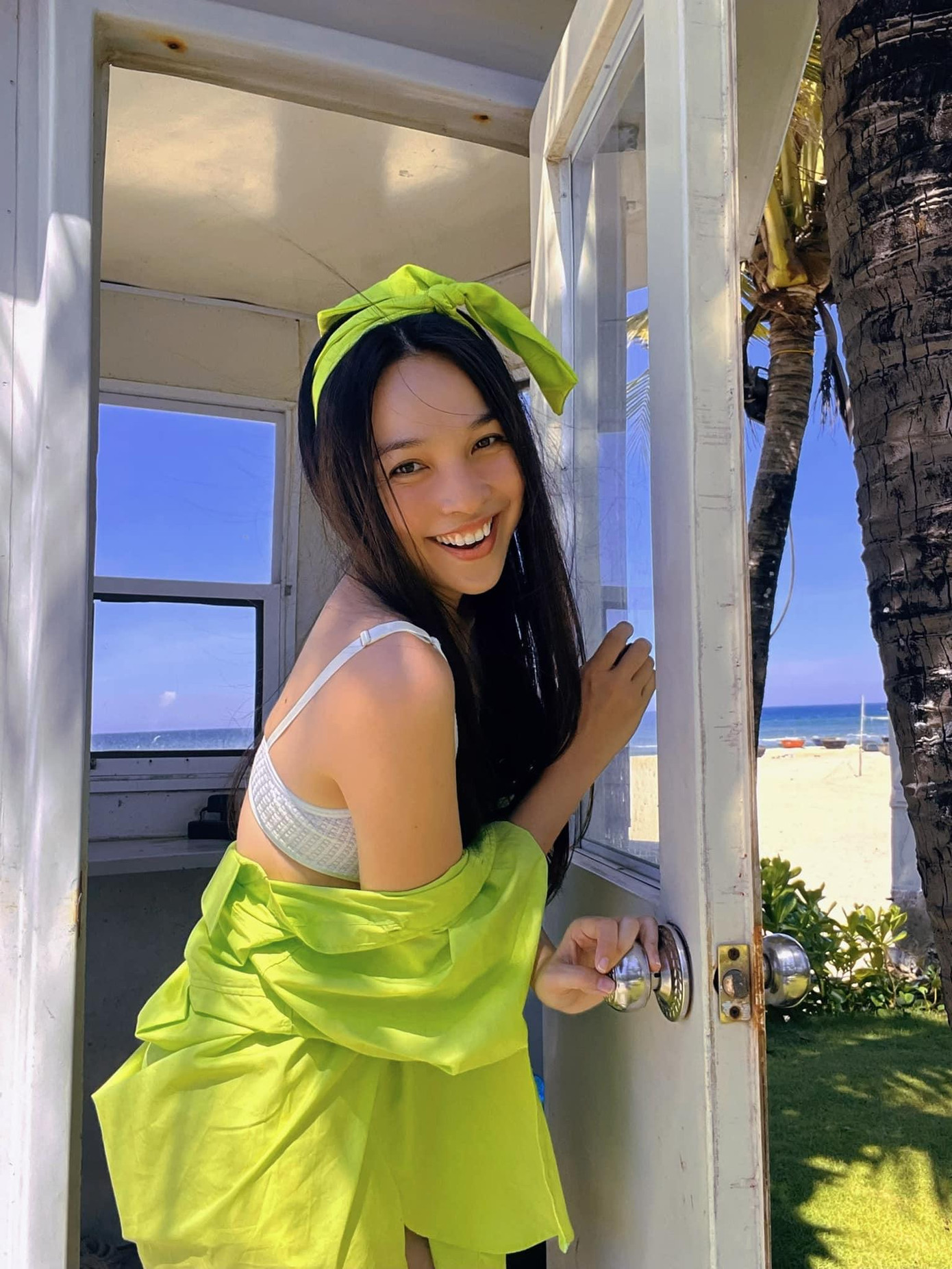 Phong cách trẻ trung, năng động không thua kém những cô gái tuổi teen của Hiền Thục.