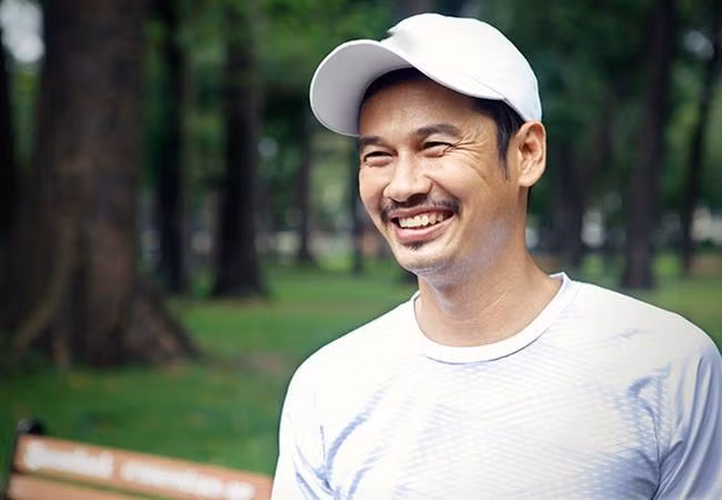 Anh sống độc thân ở tuổi 49