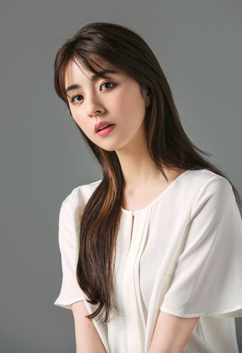 Giống bạn trai, Yurina Yanagi khá kín tiếng chia sẻ về đời tư. Kể từ khi chính thức qua lại, cặp sao luôn khích lệ, ủng hộ nhau trong mọi bước đi sự nghiệp.