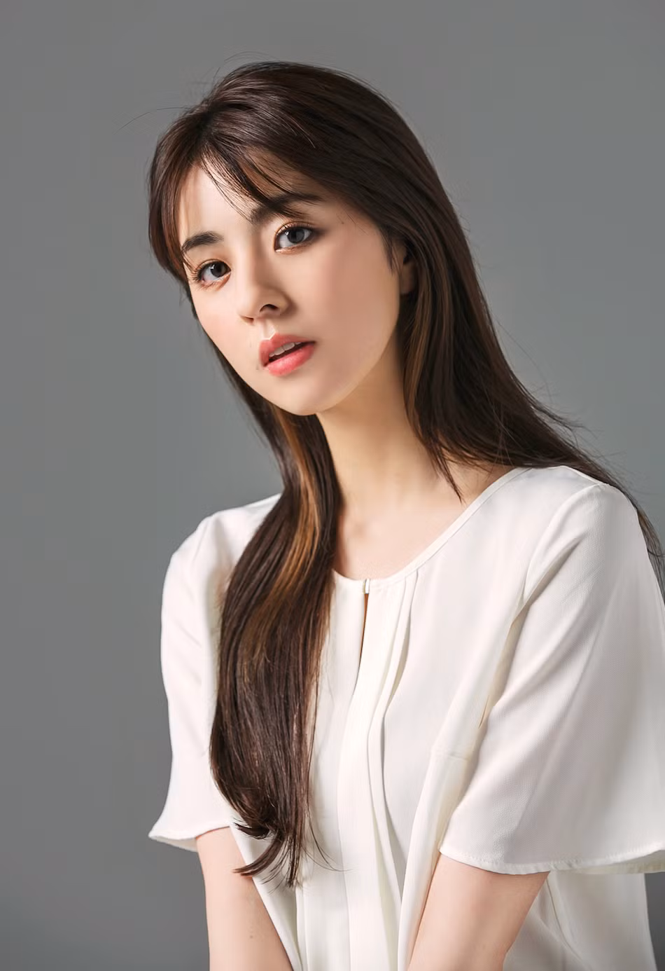 Giống bạn trai, Yurina Yanagi khá kín tiếng chia sẻ về đời tư. Kể từ khi chính thức qua lại, cặp sao luôn khích lệ, ủng hộ nhau trong mọi bước đi sự nghiệp.