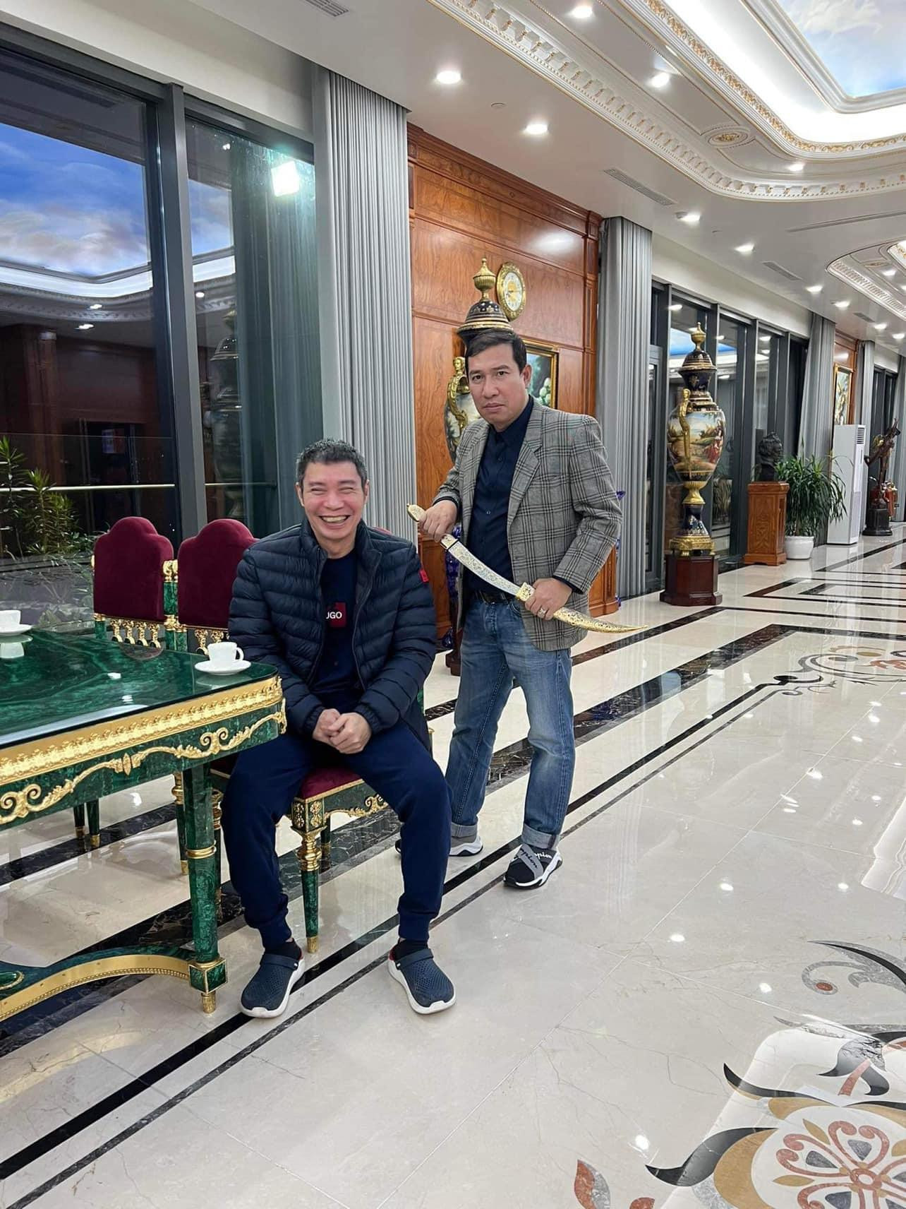 Cách đây ít ngày, NSƯT Quang Thắng cùng một số diễn viên cũng đã tới thăm hỏi sức khỏe của NSND Công Lý.