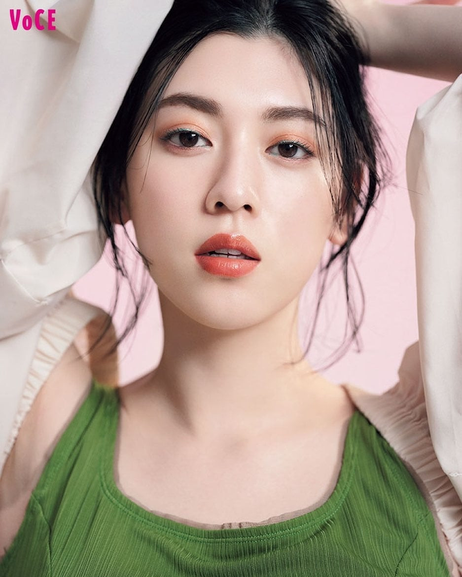 Nữ diễn viên sinh năm 1996 còn được biết đến với vai trò là người mẫu và từng là thần tượng nhóm Sakura Gakuin. Cô hoạt động dưới trướng công ty giải trí Amuse, Inc. Ảnh: Voce. Nữ diễn viên sinh năm 1996 còn được biết đến với vai trò là người mẫu và từng là thần tượng nhóm Sakura Gakuin. Cô hoạt động dưới trướng công ty giải trí Amuse, Inc. Ảnh: Voce.