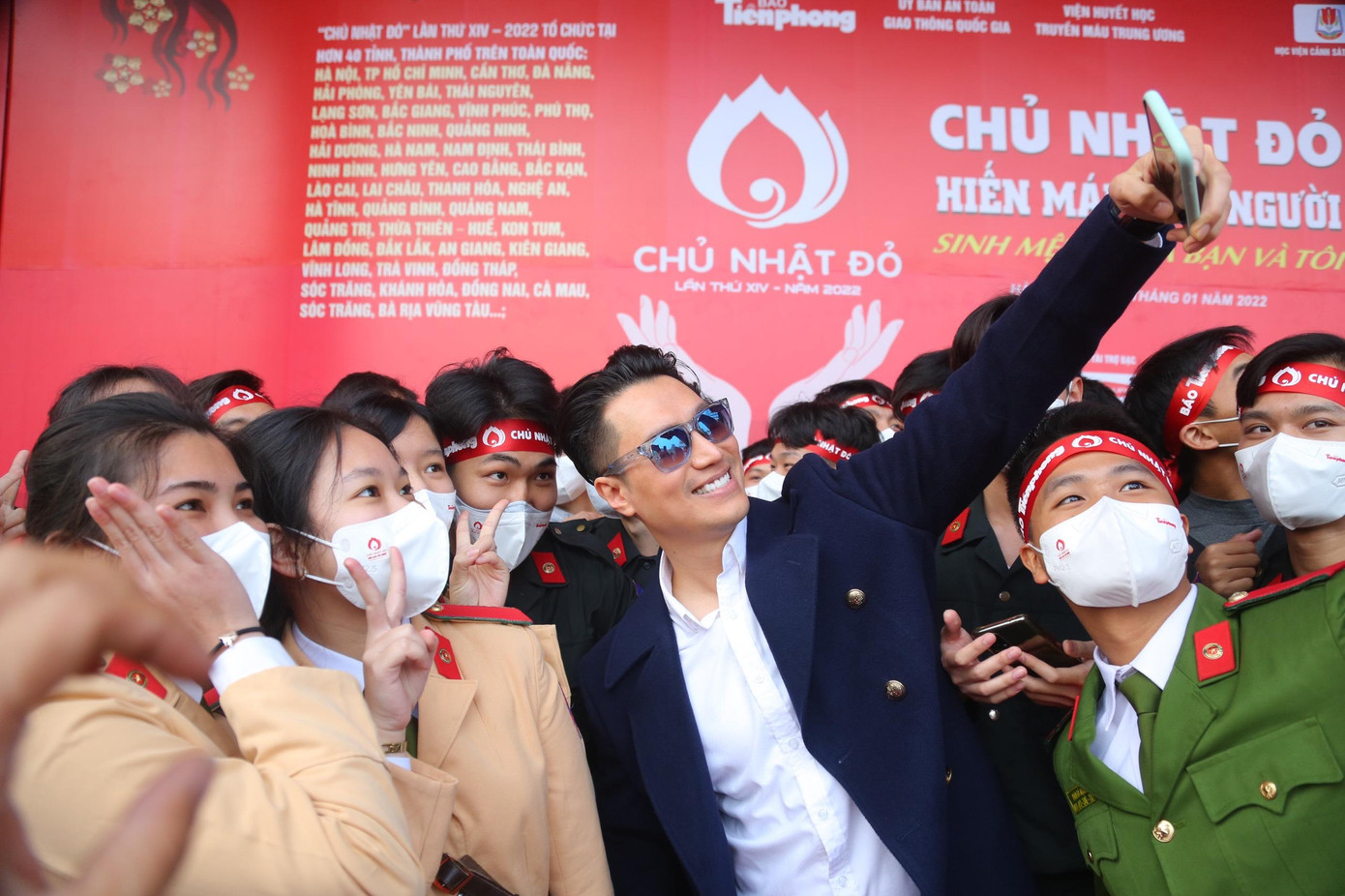 Diễn viên Việt Anh giao lưu cùng các học viên Học viện Cảnh sát Nhân dân Diễn viên Việt Anh giao lưu cùng các học viên Học viện Cảnh sát Nhân dân