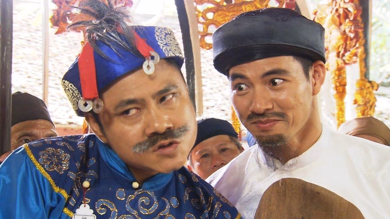 Tự Long không ngại “bóc” tật xấu của bạn thân. Anh gọi Xuân Bắc là "giám đốc nông trường cao su" vì hay đi muộn. Mỗi lần diễn nhóm, anh để Xuân Bắc là người thương lượng với bầu sô và không bao giờ kỳ kèo vì biết bạn sẽ không để mình thiệt.