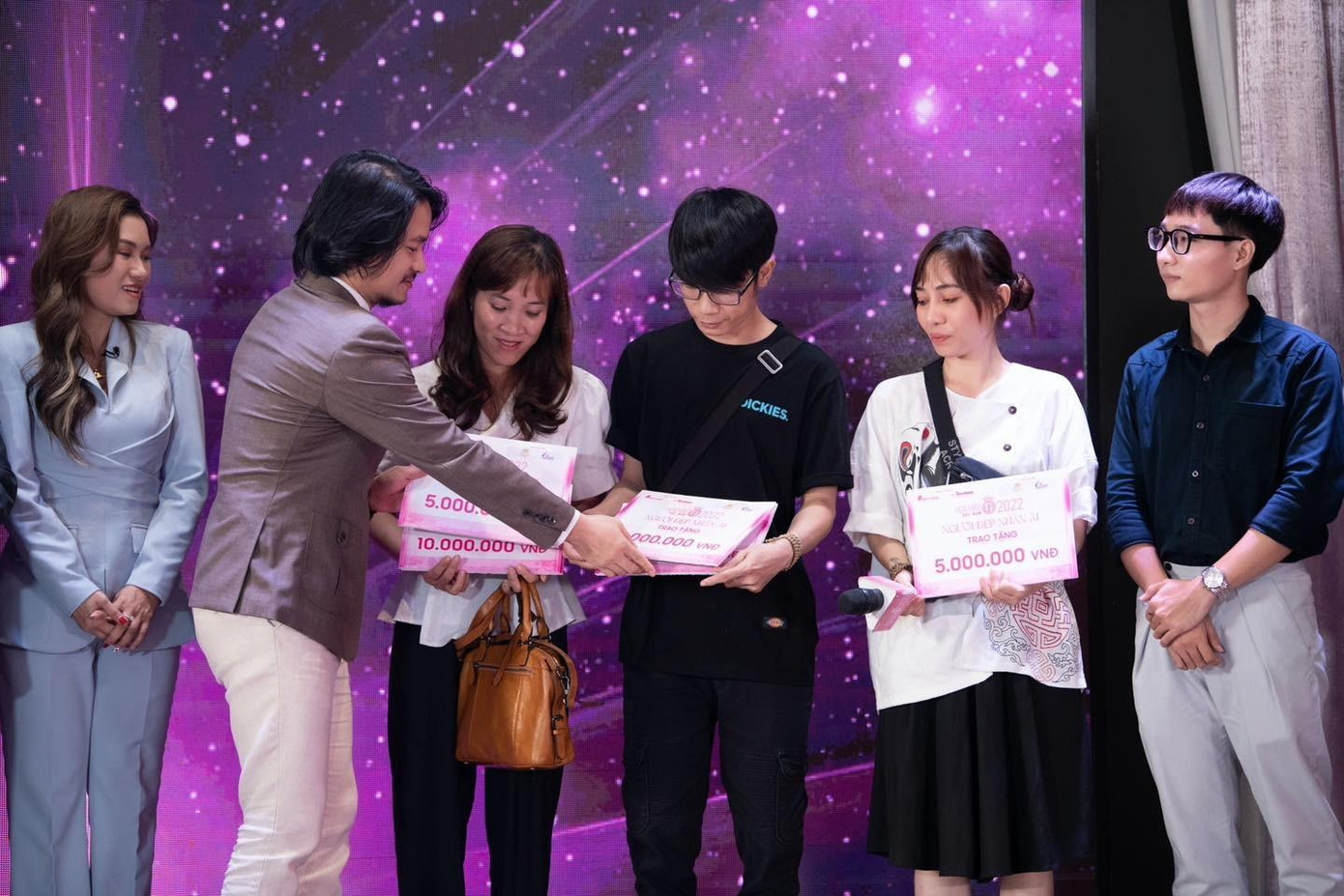 Dự án của hai thí sinh nhận được đánh giá tích cực từ Ban bình luận. Dự án của hai thí sinh nhận được đánh giá tích cực từ Ban bình luận.