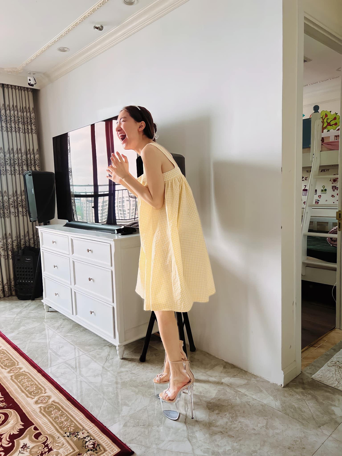 Món quà sinh nhật cực chất từ Hoàng Thùy dành tặng cho Hòa Minzy Món quà sinh nhật cực chất từ Hoàng Thùy dành tặng cho Hòa Minzy