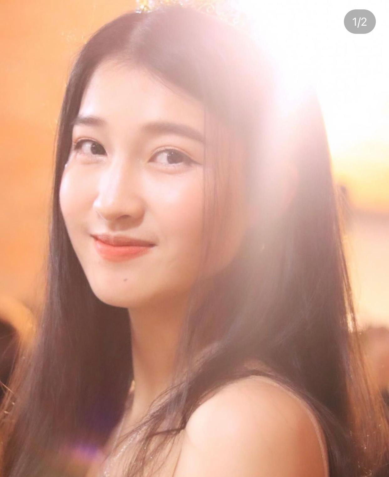 Ngay từ những vòng đầu tiên của cuộc thi, Phương Nhi đã là thí sinh nhận được nhiều chú ý. Nhan sắc ngọt ngào, thanh thuần khiến Phương Nhi được cư dân mạng gọi là “thần tiên tỷ tỷ” của cuộc thi năm nay.