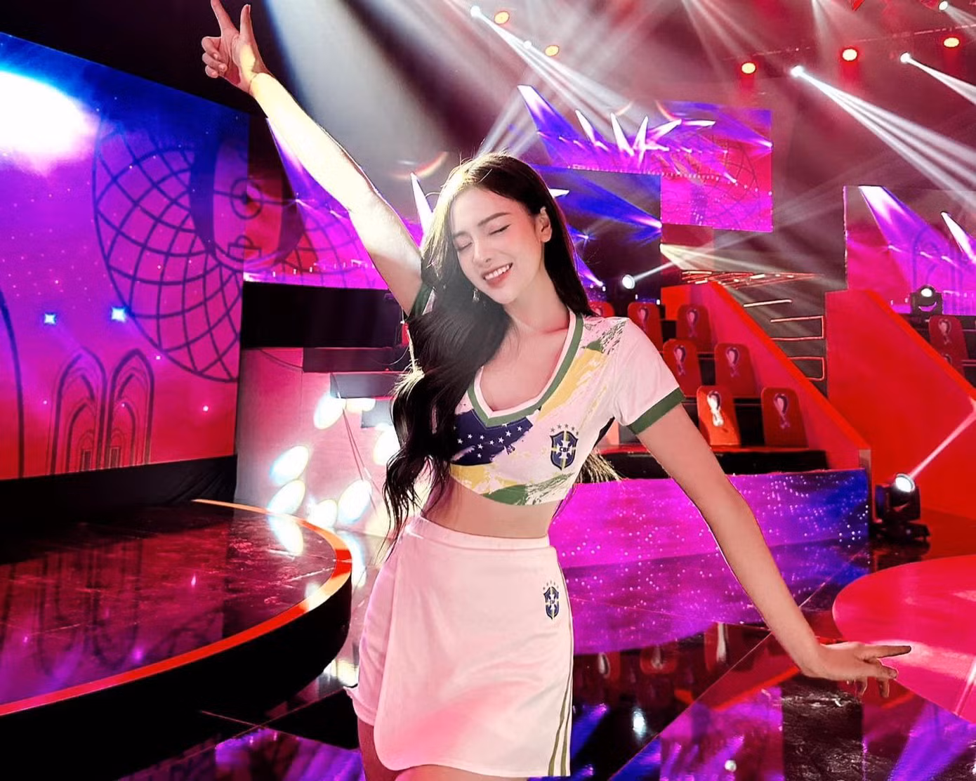 Hot girl Cao Trang gây chú ý vì ngoại hình nổi bật trên sóng Nóng cùng FIFA World Cup 2022. Ảnh: FBVN. Hot girl Cao Trang gây chú ý vì ngoại hình nổi bật trên sóng Nóng cùng FIFA World Cup 2022. Ảnh: FBVN.