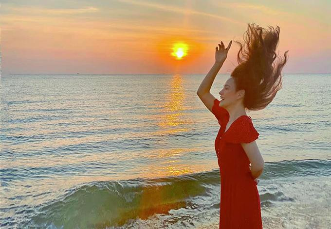 Những tấm ảnh để Đan Lê “sống ảo” hầu hết đều do ông xã Khải Anh chụp.