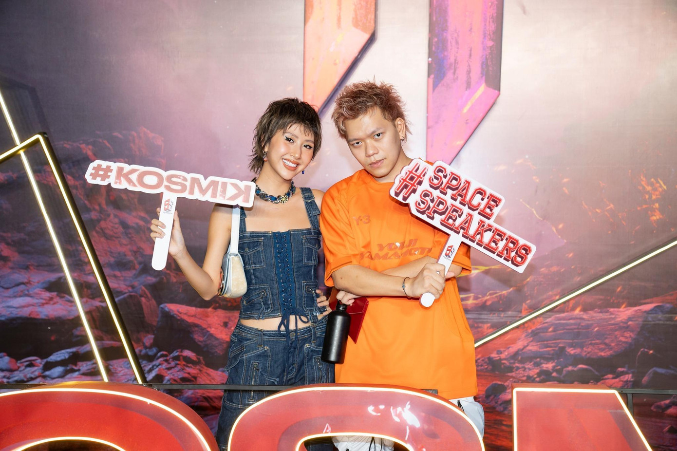 Quỳnh Anh Shyn xuất hiện cá tính trong mái tóc ngắn cùng bạn trai stylist Nam Phùng. Quỳnh Anh Shyn xuất hiện cá tính trong mái tóc ngắn cùng bạn trai stylist Nam Phùng.