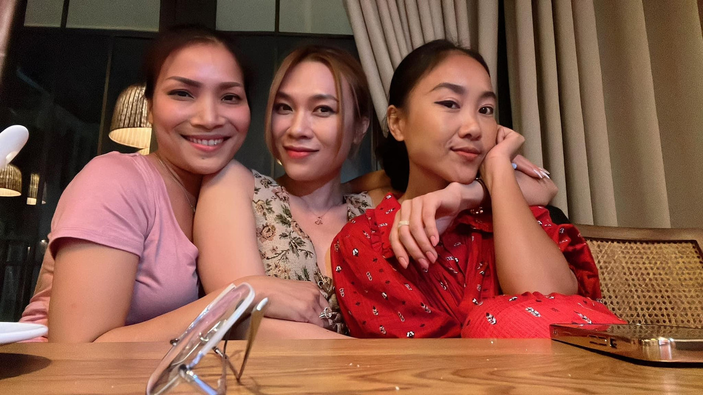 Các nghệ sĩ dành tình cảm thân tình cho nhau.