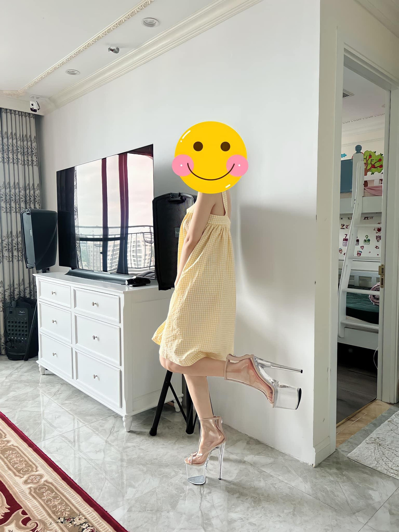 Món quà sinh nhật cực chất từ Hoàng Thùy dành tặng cho Hòa Minzy Món quà sinh nhật cực chất từ Hoàng Thùy dành tặng cho Hòa Minzy