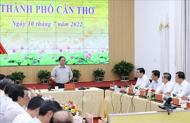 Thủ tướng Phạm Minh Chính làm việc với Ban Thường vụ Thành uỷ Cần Thơ