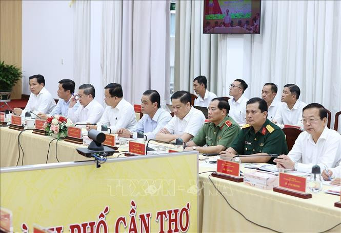 Lãnh đạo thành phố Cần Thơ tham dự buổi làm việc.
