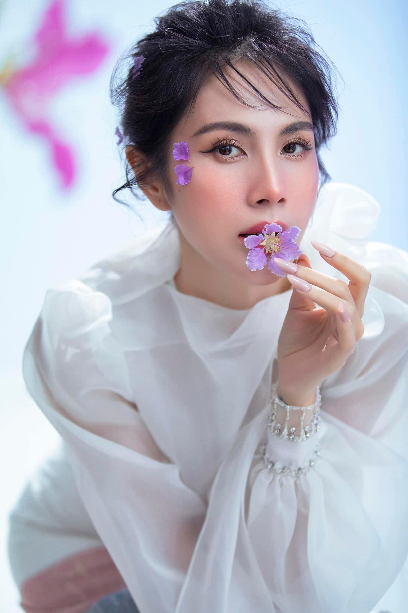 Vấn đề minh bạch tiền từ thiện của giới nghệ sĩ trong đợt mưa lũ miền Trung được dư luận chú ý suốt thời gian dài. Lùm xùm này ít nhiều làm lung lay niềm tin của fan đến tên tuổi của các ngôi sao như Thủy Tiên, Đàm Vĩnh Hưng, Trấn Thành,…