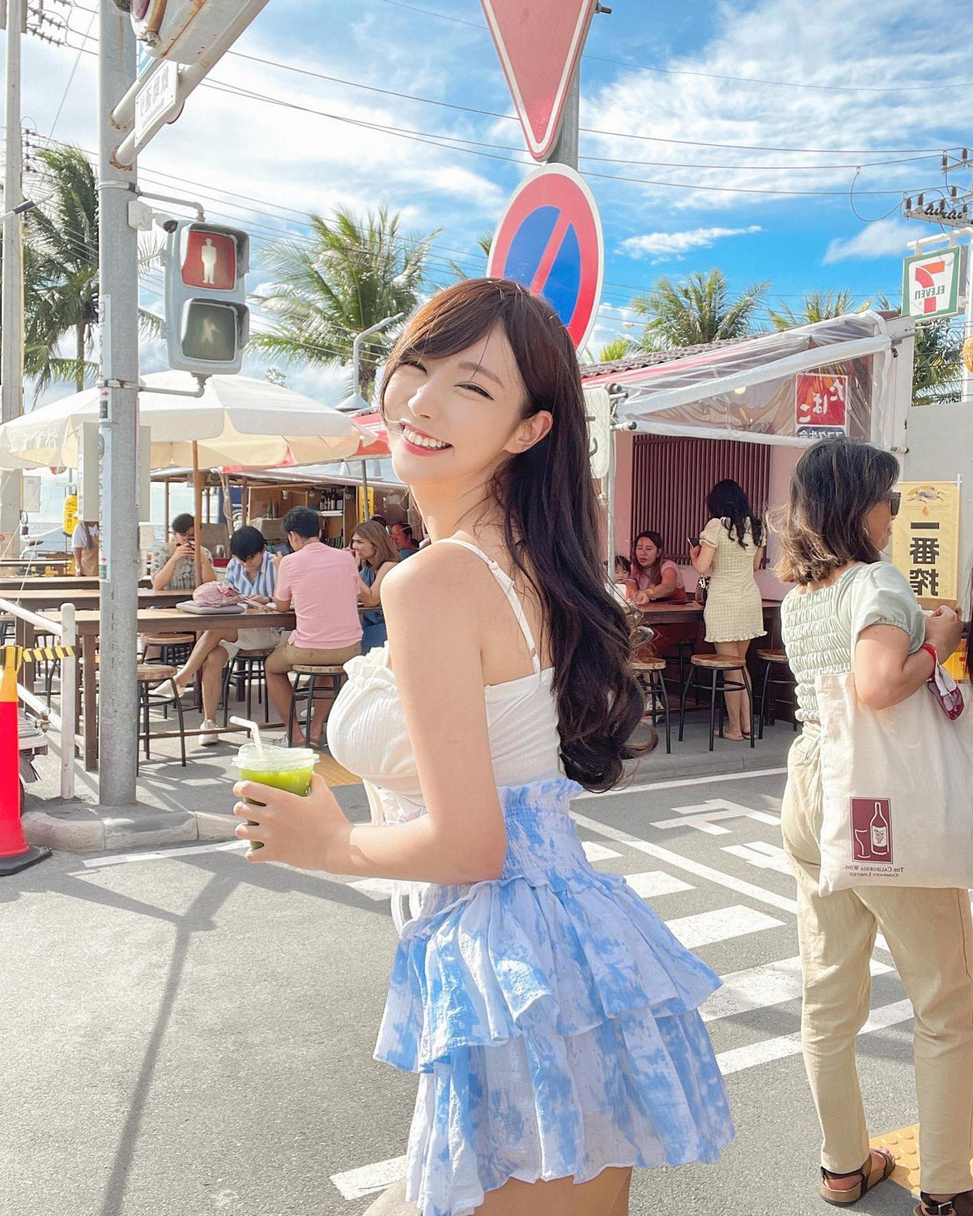 Người mẫu, DJ Tô Tiểu Tiểu tiết lộ mức giá các cô gái nhận được từ quảng cáo cờ bạc phi pháp. Ảnh: @zoeso0930. Người mẫu, DJ Tô Tiểu Tiểu tiết lộ mức giá các cô gái nhận được từ quảng cáo cờ bạc phi pháp. Ảnh: @zoeso0930.