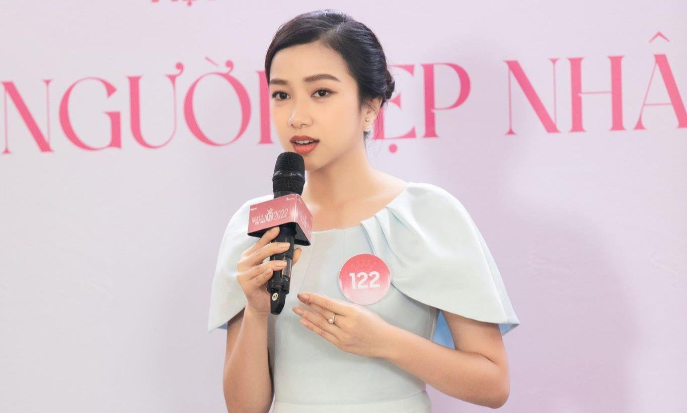 Nguyễn Ngọc Mai (SBD 122) trình bày dự án Lớp học cho em.