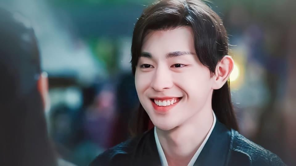 Đặng Luân là ngôi sao được săn đón hàng đầu tại Trung Quốc. Đặng Luân là ngôi sao được săn đón hàng đầu tại Trung Quốc.