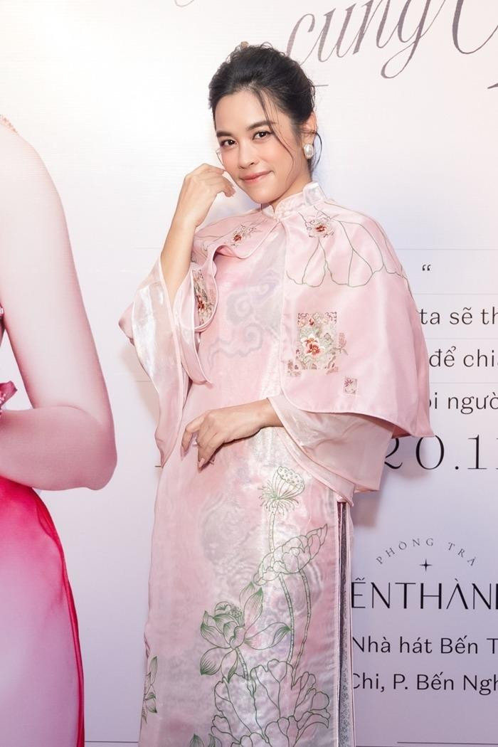 Nghệ sĩ tạm dừng con đường ca sĩ chuyên nghiệp sau khi sinh con. Cô chủ yếu làm công việc giảng dạy. Dẫu hạnh phúc song Ngọc Mai vẫn nhớ sân khấu. Nghệ sĩ tạm dừng con đường ca sĩ chuyên nghiệp sau khi sinh con. Cô chủ yếu làm công việc giảng dạy. Dẫu hạnh phúc song Ngọc Mai vẫn nhớ sân khấu.