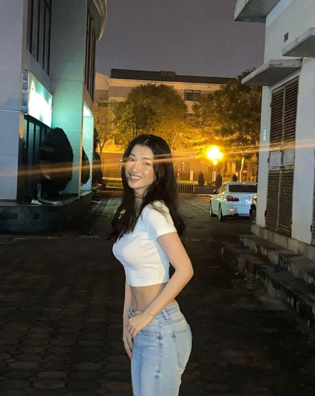 Ngoài ra, Phương Nhi còn là thí sinh có vòng eo nhỏ nhất Miss World Vietnam 2022 với 57 cm.