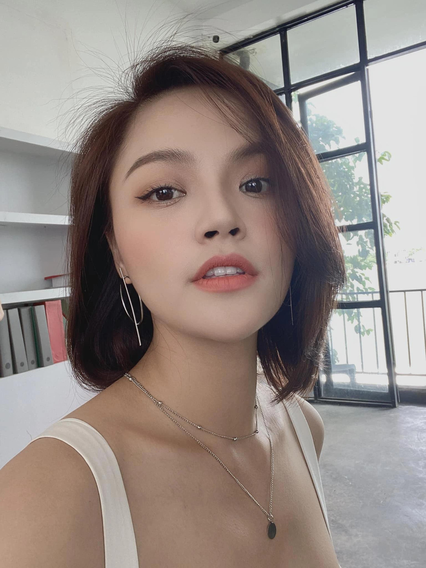 Thu Quỳnh cá tính và thu hút khi để tóc ngắn