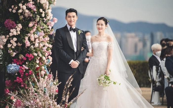 Hyun Bin và Son Ye Jin đón con đầu lòng vào tháng 12. Hyun Bin và Son Ye Jin đón con đầu lòng vào tháng 12.