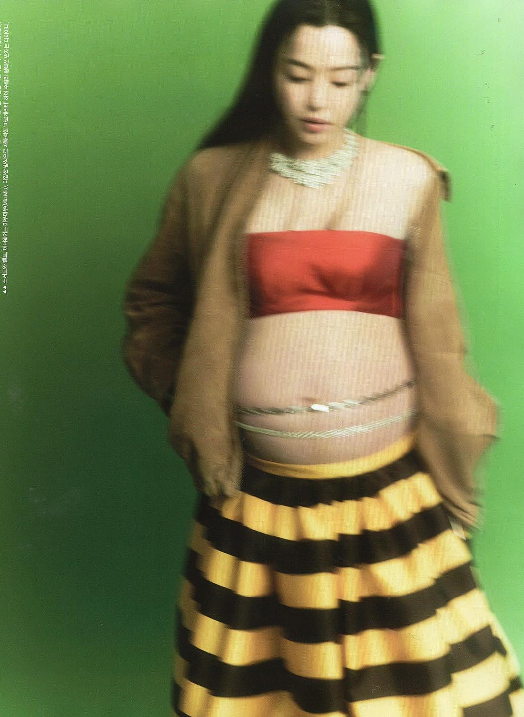 Sau khi mang thai, người đẹp hạn chế các hoạt động nghệ thuật mà tập trung tham gia các lớp học tiền sản và chăm sóc sức khỏe.