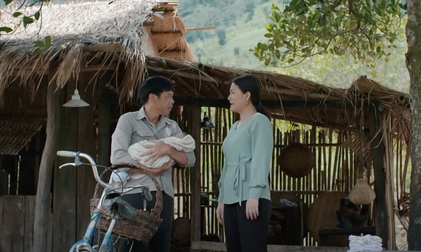 Hồng đặt tên cho con gái nuôi của Mô là Hạt Dẻ. Ảnh: CMH. Hồng đặt tên cho con gái nuôi của Mô là Hạt Dẻ. Ảnh: CMH.