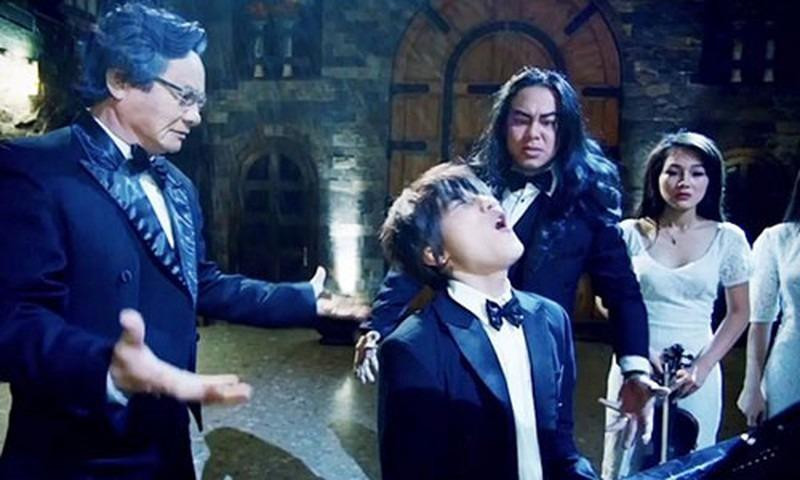 Hình ảnh gây tranh cãi trong MV Không phải dạng vừa đâu của Sơn Tùng M-TP