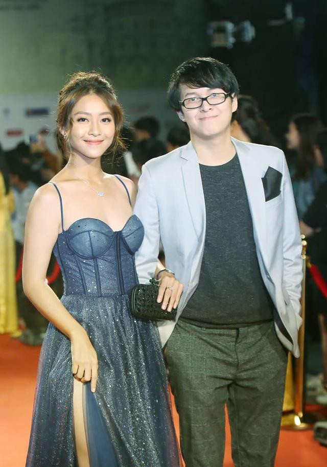 Khả Ngân cùng đạo diễn Vũ Ngọc Phượng