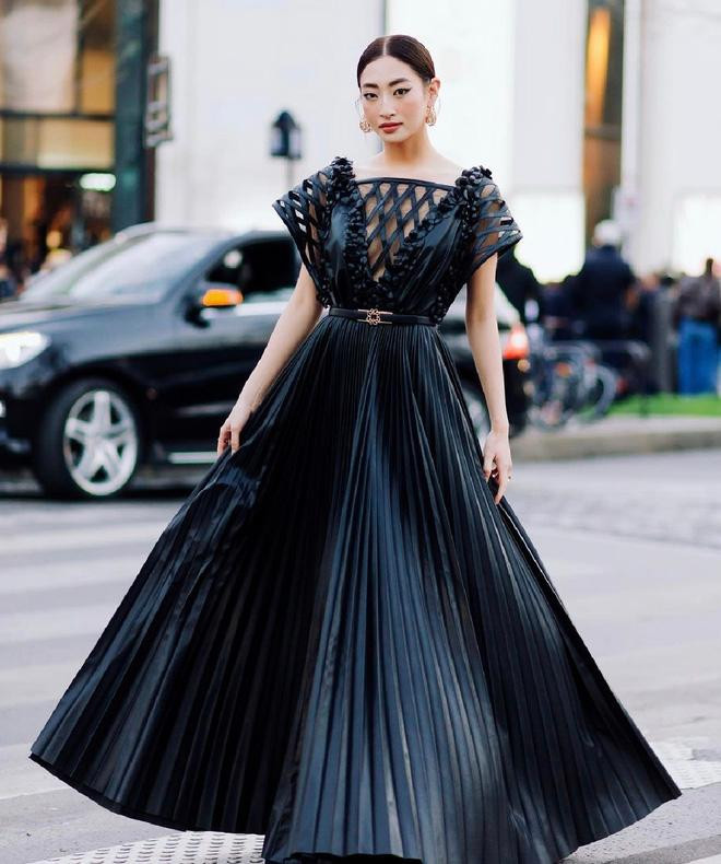 Hoa hậu Lương Thùy Linh và Á hậu Phương Anh vừa có màn xuất hiện ấn tượng tại show diễn Elie Saab trong khuôn khổ Paris Fashion Week 2022.