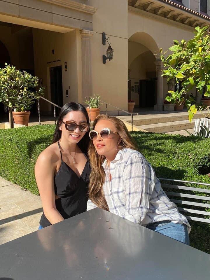 Là con gái độc nhất nên Quỳnh Tiên rất được mẹ yêu thương, cưng chiều. Thanh Hà cho biết, cô luôn cố gắng để gần gũi, lắng nghe, trở thành một người bạn của con.