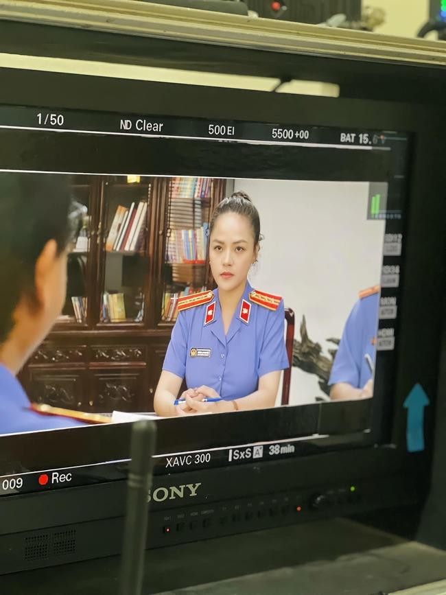 Tạo hình của Thu Quỳnh trong Người vợ tốt Tạo hình của Thu Quỳnh trong Người vợ tốt