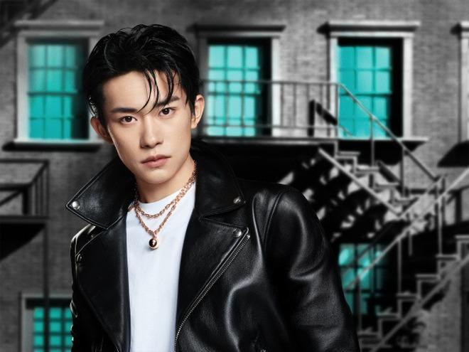 Dịch Dương Thiên Tỉ được mệnh danh là "ông hoàng phòng vé Trung Quốc". Ảnh: Sina. Dịch Dương Thiên Tỉ được mệnh danh là "ông hoàng phòng vé Trung Quốc". Ảnh: Sina.