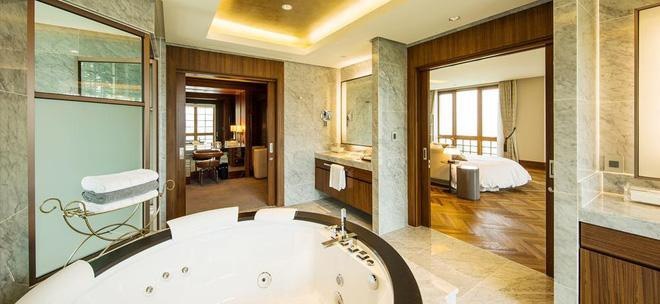 Bên trong khách sạn Sheraton Grand Waterhill Bên trong khách sạn Sheraton Grand Waterhill