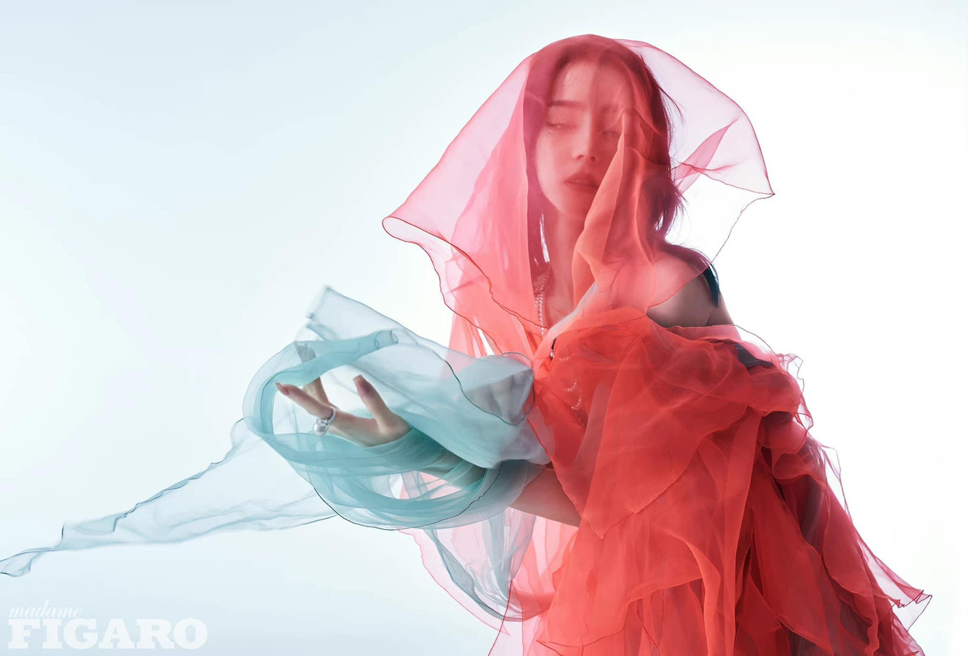 Địch Lệ Nhiệt Ba là một trong các mỹ nữ Tân Cương nổi tiếng hàng đầu của showbiz Trung Quốc. Tên tuổi cô gắn liền với các bộ phim như Trường ca hành, Em là niềm kiêu hãnh của anh, Liệt hỏa như ca, Tam sinh tam thế chẩm thượng thư… Địch Lệ Nhiệt Ba là một trong các mỹ nữ Tân Cương nổi tiếng hàng đầu của showbiz Trung Quốc. Tên tuổi cô gắn liền với các bộ phim như Trường ca hành, Em là niềm kiêu hãnh của anh, Liệt hỏa như ca, Tam sinh tam thế chẩm thượng thư…