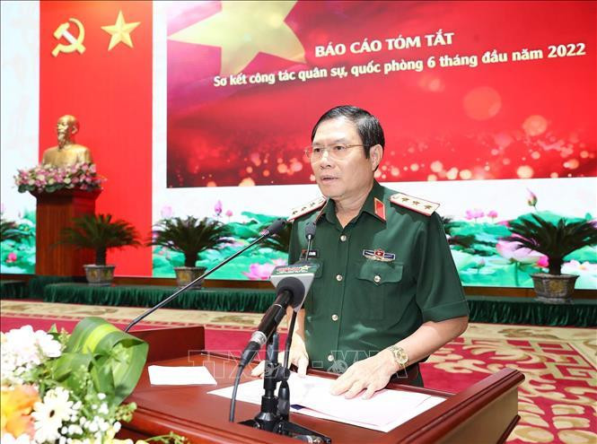 Thượng tướng Nguyễn Tân Cương, Tổng Tham mưu trưởng, Thứ trưởng Bộ Quốc phòng trình bày báo cáo. Ảnh: Trọng Đức/TTXVN