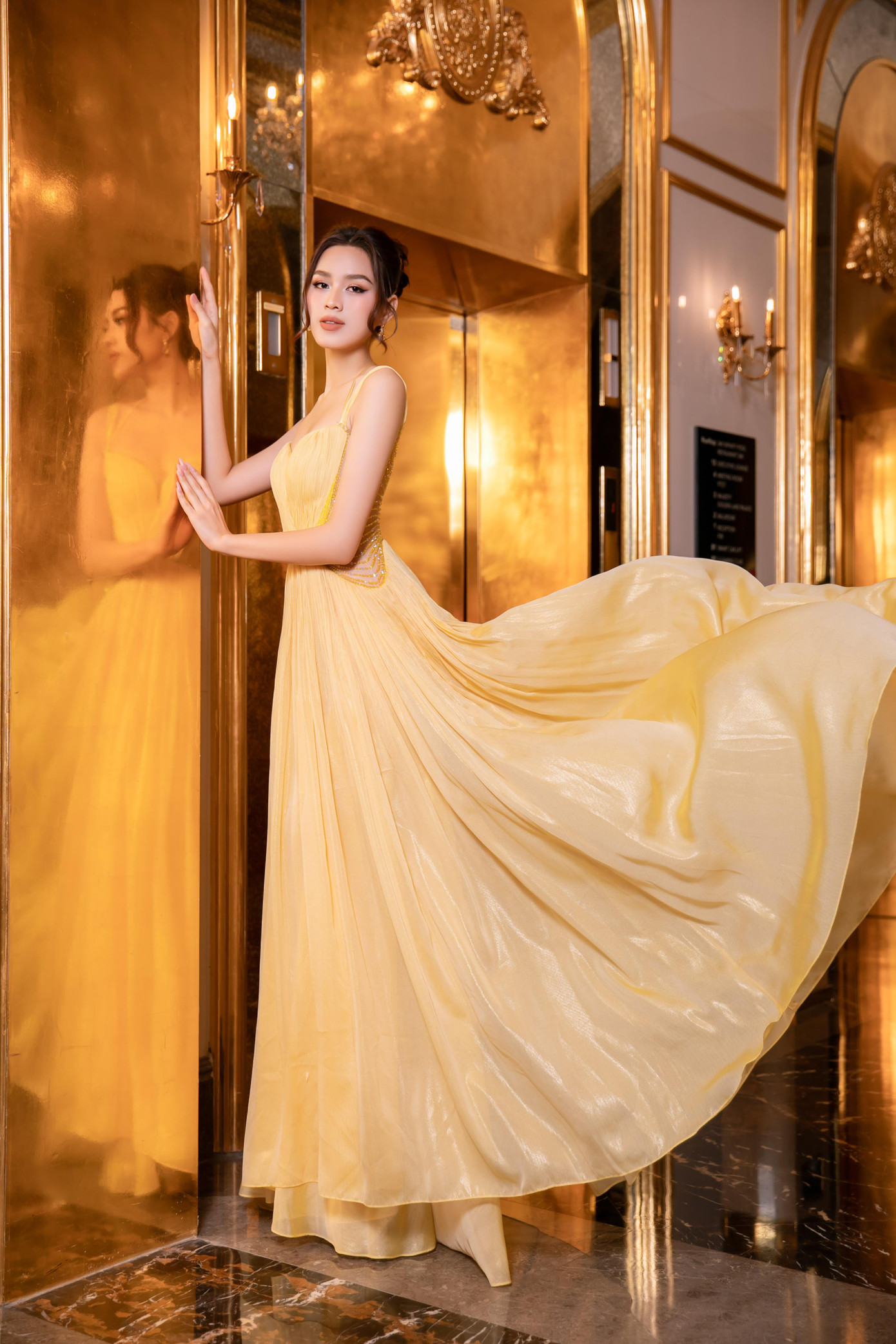 Là người đã theo dõi các cô gái từ những ngày đầu, Hoa hậu Đỗ Thị Hà dành lời khen cho top 3 Người đẹp tài năng cũng như trông đợi vào sự thể hiện của top 35 trong vòng Chung kết toàn quốc.