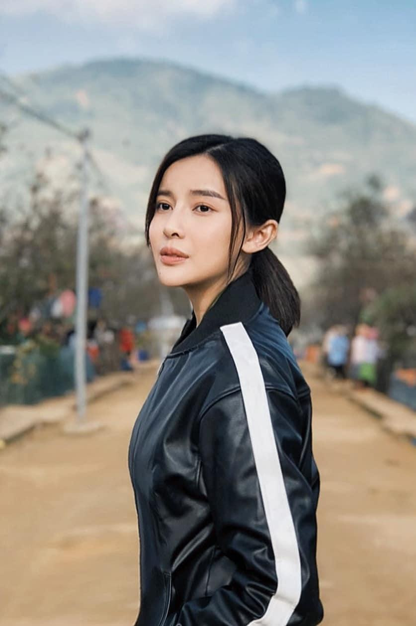 Thời gian qua, nữ diễn viên gây chú ý khi thủ vai thiếu úy Vũ Hạ Lam trong phim truyền hình dài tập Bão Ngầm.