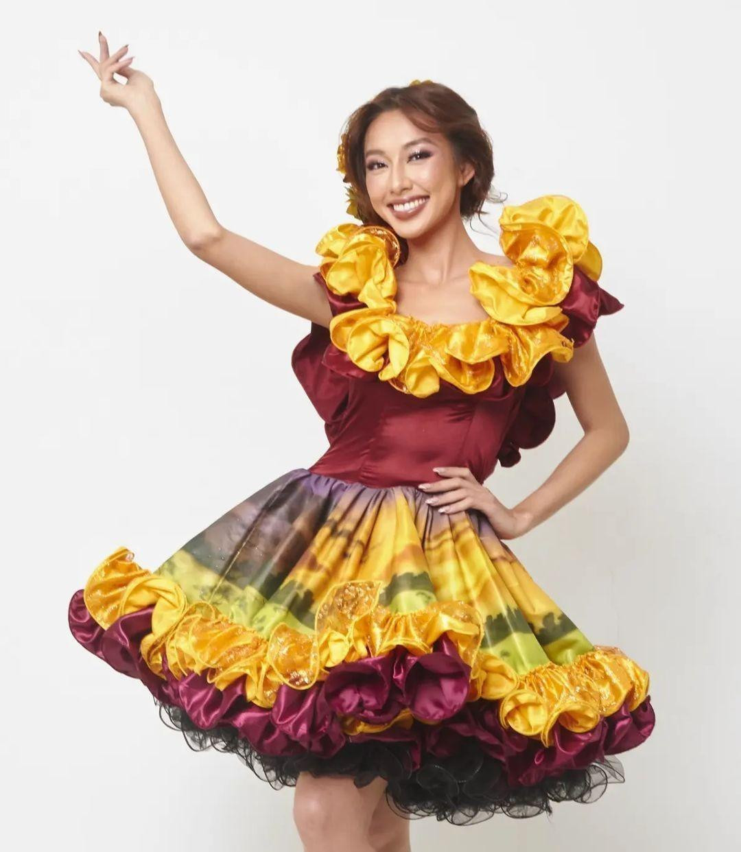 Chia sẻ về hành trình đến Latin lần đầu tiên với cương vị là một Miss Grand International, Thùy Tiên cho biết: “Có những cố gắng, có những niềm vui, có những trải nghiệm, nhưng đôi khi cũng có chút sai sót. Tiên vẫn đang cố gắng hoàn thiện bản thân mình mỗi ngày để có thể mang hình ảnh một cô gái Việt Nam đầy tự hào, đầy mạnh mẽ, luôn sẵn sàng làm việc với bạn bè quốc tế, mong những nỗ lực đó được mọi người nhìn nhận. Sẽ còn nhiều chuyến đi nữa trong tương lai, Tiên sẽ luôn học hỏi và phát triển nhiều hơn nữa, mong rằng sẽ luôn nhận được sự yêu thương của mọi người”.